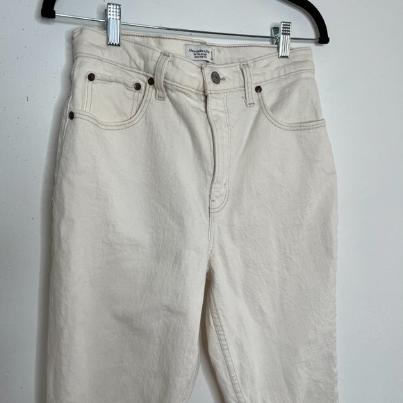 Abercrombie and Finch The 90s Straight Ultra High Rise - Picture 5 of 10